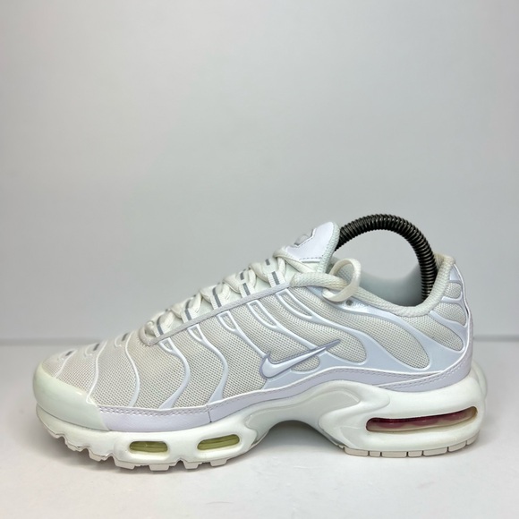 Nike Air Max Plus Womens Triple White 2021 DM2362-100 Sz 7.5M No Box Excellent - Picture 9 of 14